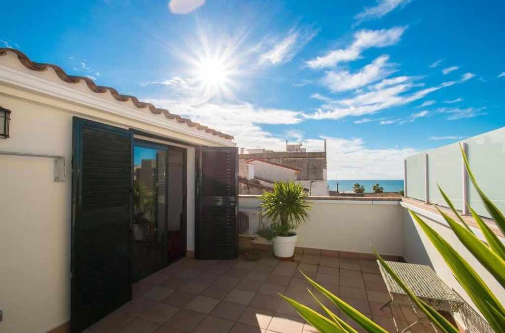 Canet de Mar Apartment | Blue sea apartment