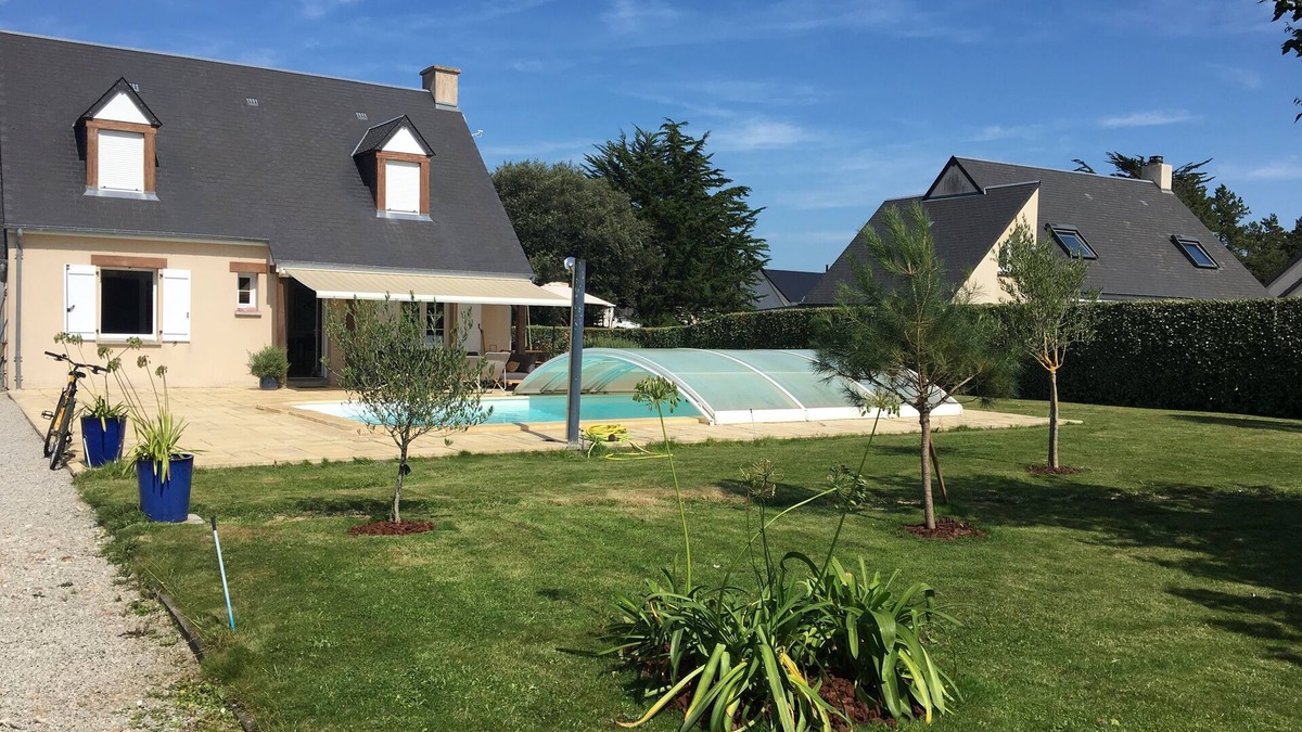 Barneville-Carteret House | Blue Sheep. .