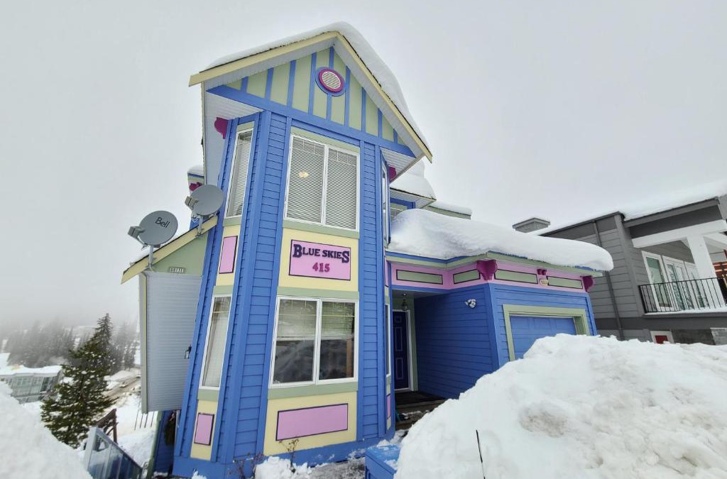 Silver Star Mountain Ski Chalet | Blue Skies