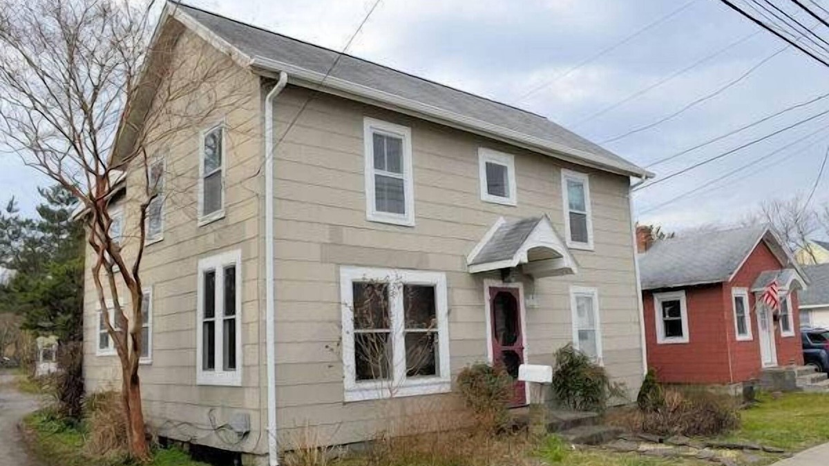 Chincoteague House | Blue Skies - SFH - Close to Town - Pet Friendly - NO LINENS PROVIDED