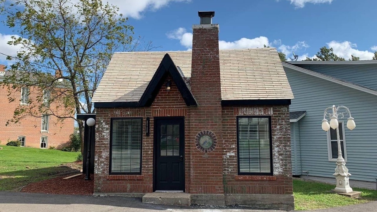 Bethany Cottage | blue sky cottage!