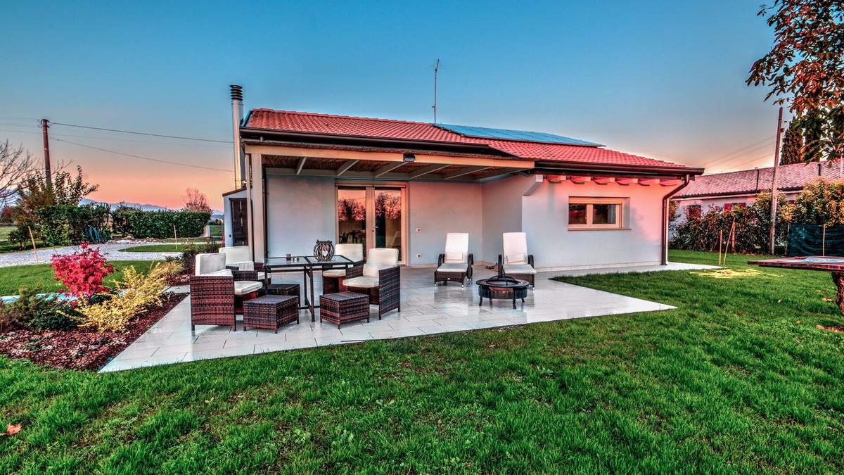Montebelluna House | Blue Spirit surrounded by nature, one hour away from Venice