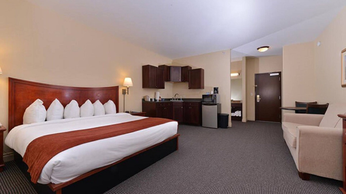 Meeker Hotel | Blue Spruce Inn