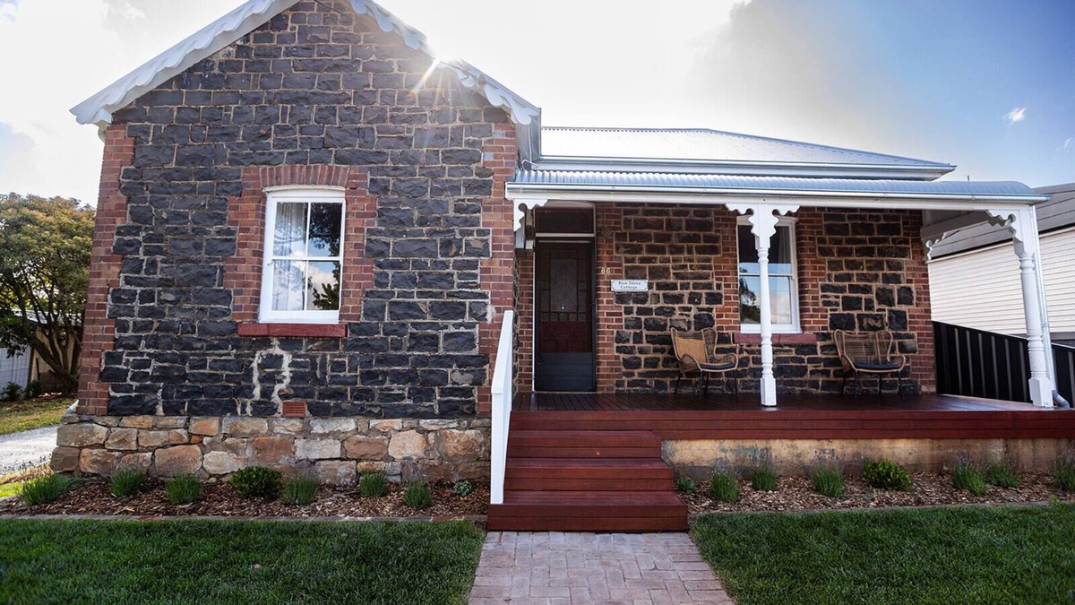 Taralga Cottage | Blue stone cottage Taralga boutique accommodation