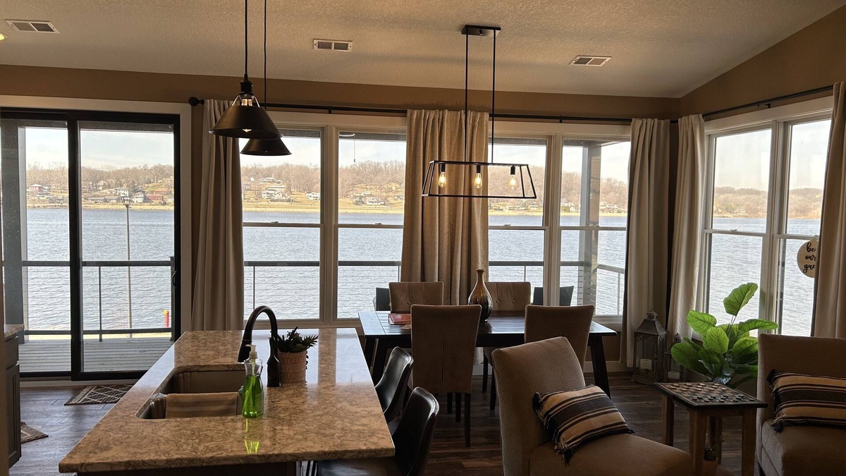 Port Byron Condo | Blue Suede Suites North
