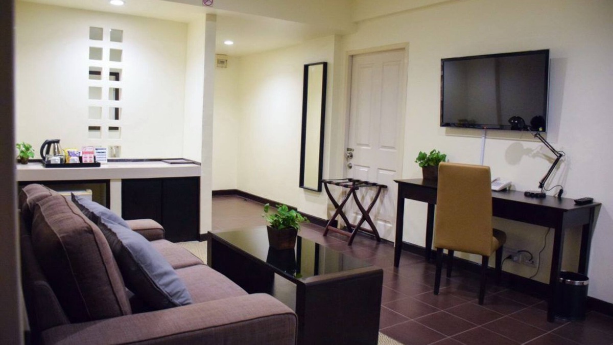 Bang Kaeo Apartment | Blue toned with Color Suite@Suvarnabhumi-Bangna