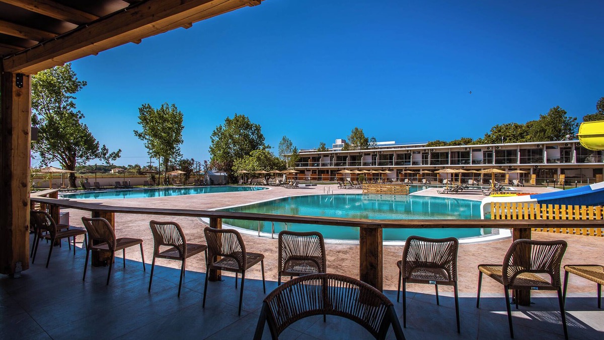 Pidima Kyras Hotel | Blue Water Resort