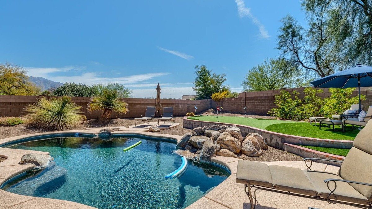 The Bluffs House | Blue Wolff Resort - 3 br/d ba private pool, spa near dining, hiking, golf!