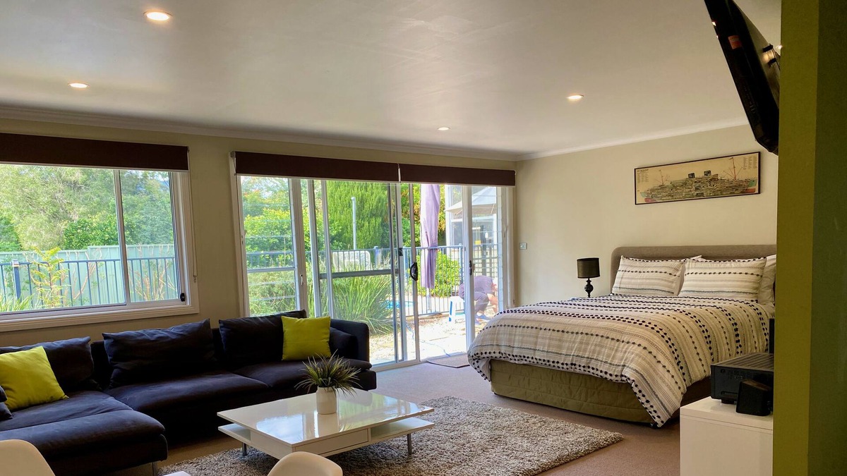 Scone Apartment | Blue Wren Cottage Scone - fully self contained poolside private studio