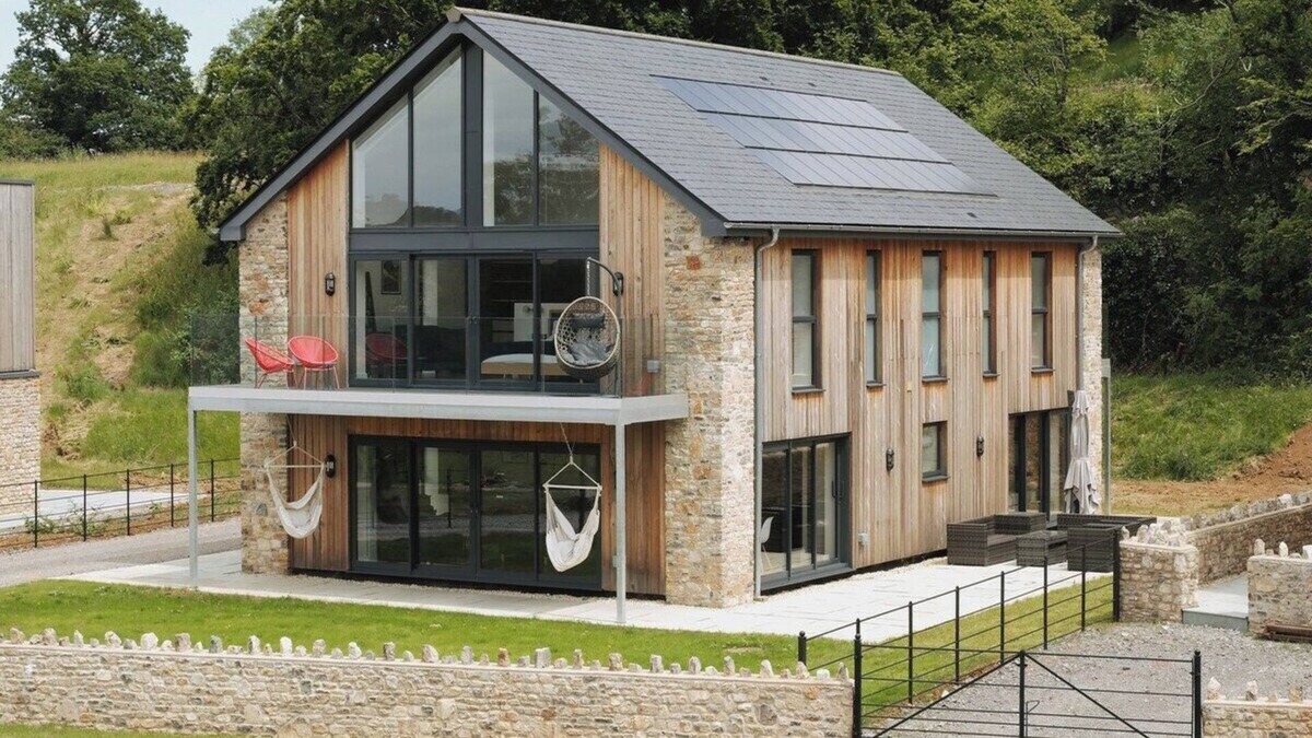 Holcombe House | Bluebell Barn - Cookswood
