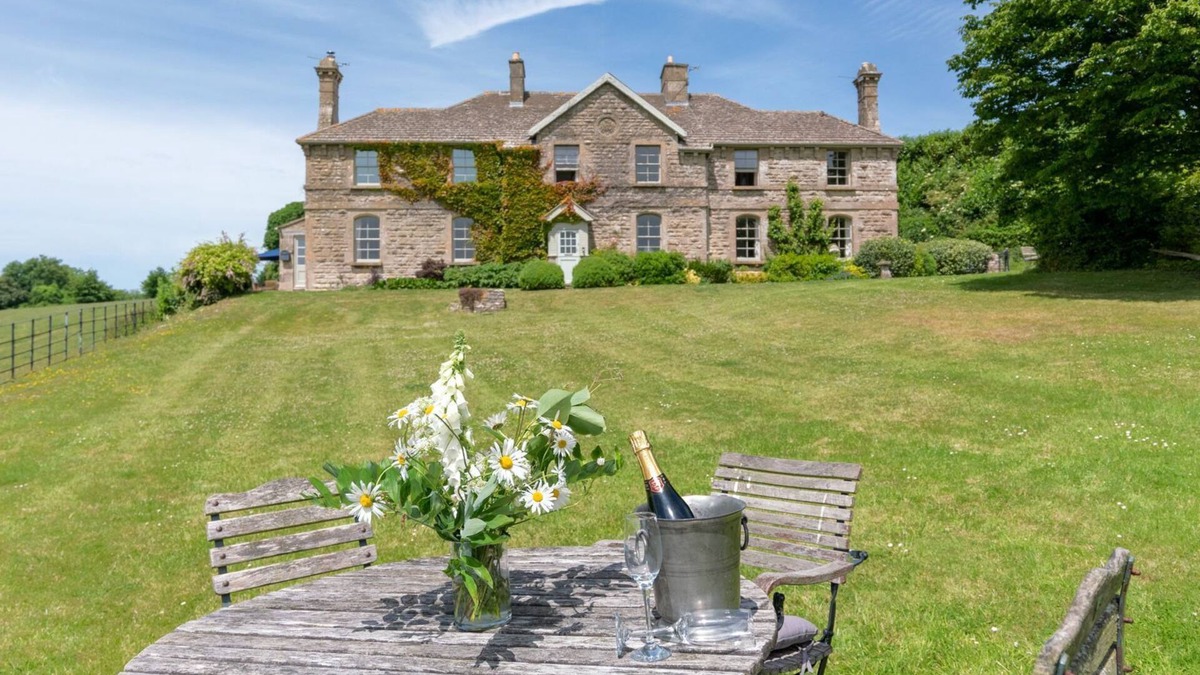 Biddestone Cottage | Bluebell Cottage, Euridge - Sleeps 6 in 3 bedrooms