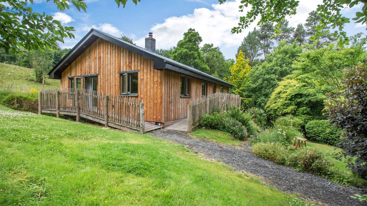 Cymau Cottage | BLUEBELL, family friendly, country holiday cottage in Brymbo