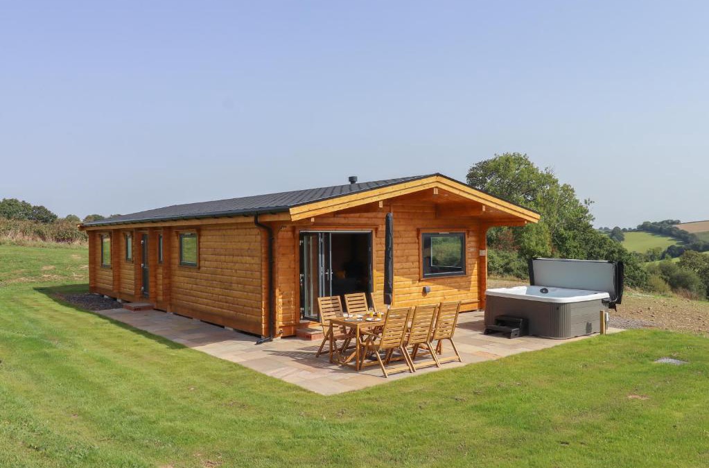 Sticklepath House | Bluebell Lodge