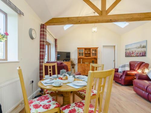 Great Hatfield House | Bluebell- Uk31533