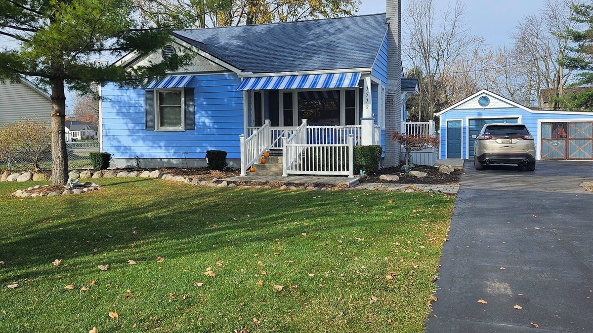 St. Clair House | Blueberry Hill.sweet 3 bedroom vacation home in beautiful St. Clair.