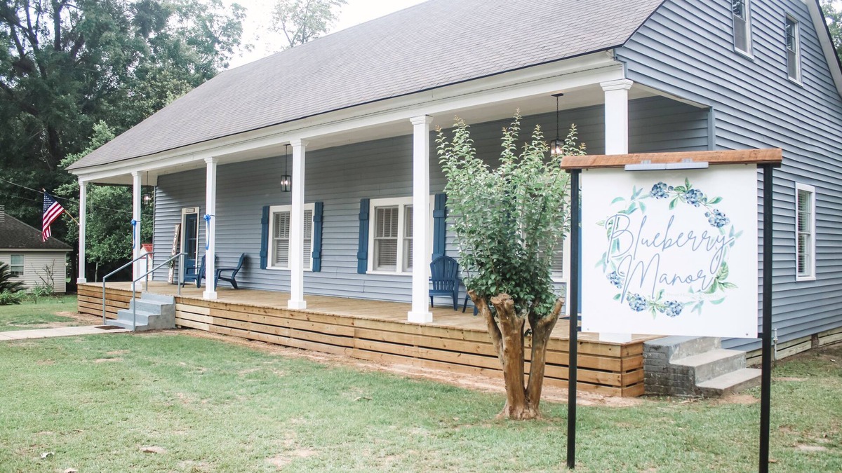Poplarville House | Blueberry Manor Pearl Suite
