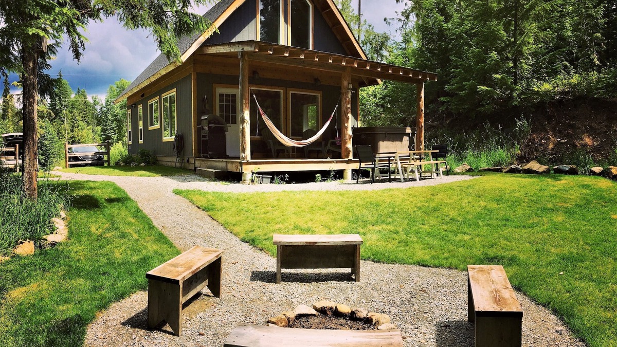 Salmon Arm Ski Chalet | Bluebird Chalet- Chalet Two
