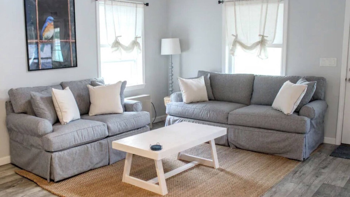 Litchfield Cottage | Bluebird Cottage - Cozy 2-bedroom with AC and WiFi on Woodbury Pond