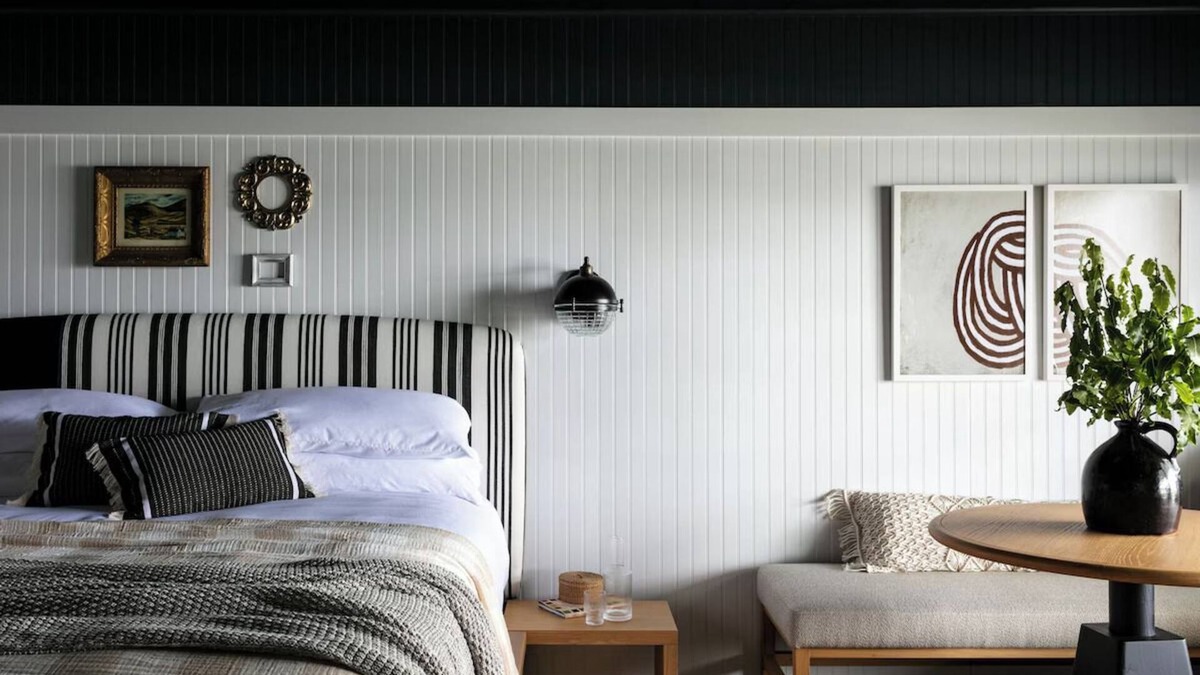 Ocean Point Hotel | Bluebird Ocean Point Inn | Seaward Two-Bedroom Oceanfront Cottage | with Pool
