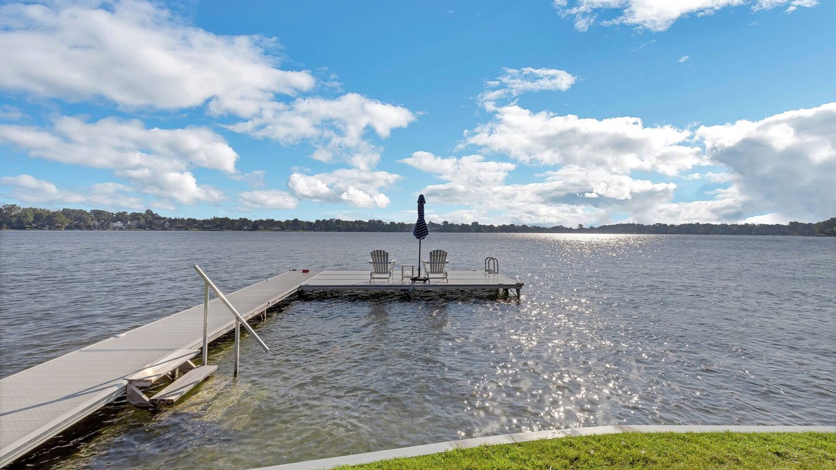 Waterford Cottage | Bluegill Cottage- Summer at the Lake – Swim, Kayak, and Make Memories!