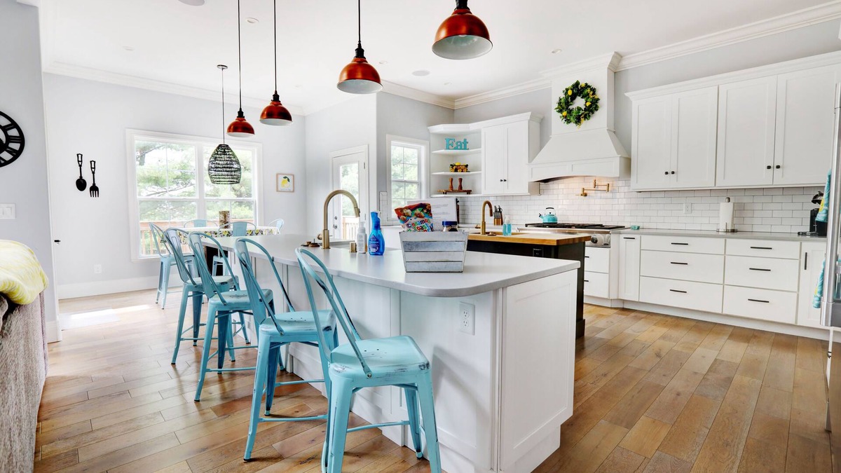 Lexington House | Bluegrass Boujee, Hot Tub, Bar, Game room, Chef kitchennn