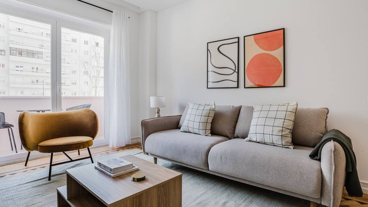 Alvalade Apartment | Blueground | Alvalade, AC & w/d, nr park