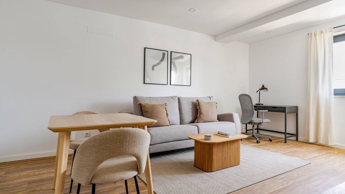 Casal da Ladeira Apartment | Blueground | Alvalade, balcony, nr Campo Pequeno