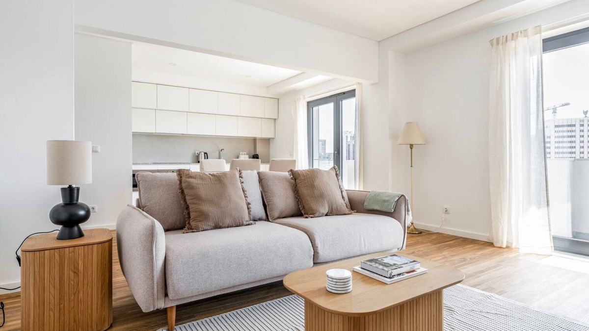 Casal da Ladeira Apartment | Blueground | Alvalade, balcony, nr Campo Pequeno