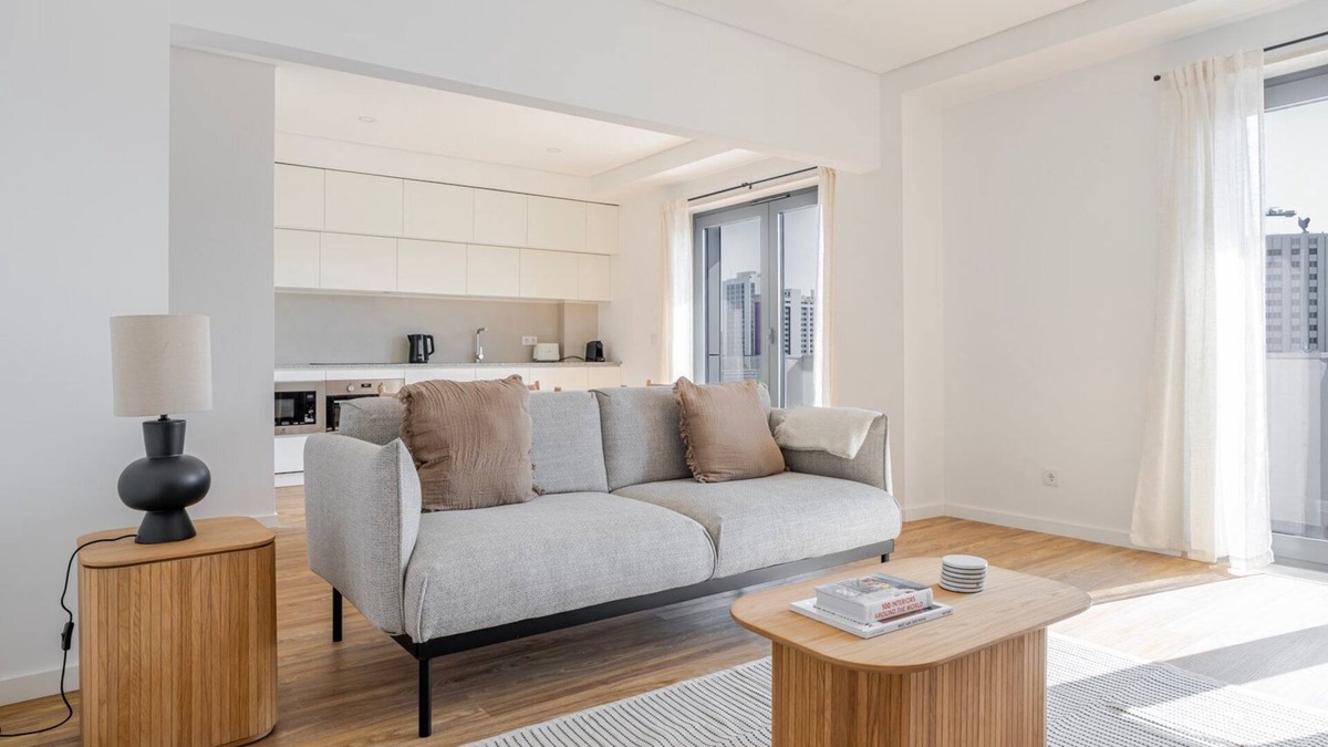 Casal da Ladeira Apartment | Blueground | Alvalade, balcony, nr Campo Grande