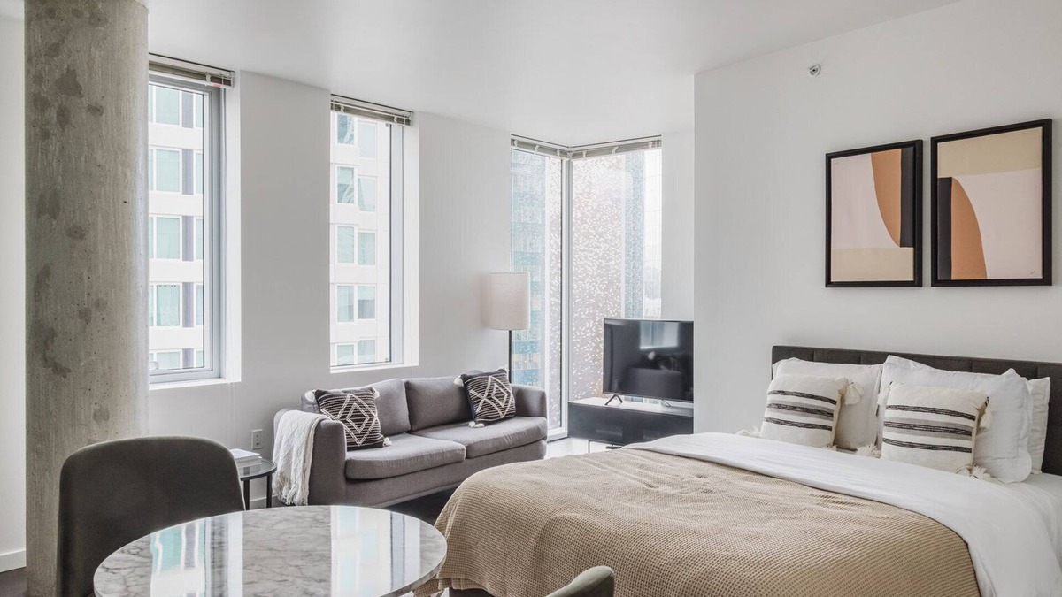 Kirkland Apartment | Blueground | Bellevue, pool, nr parks