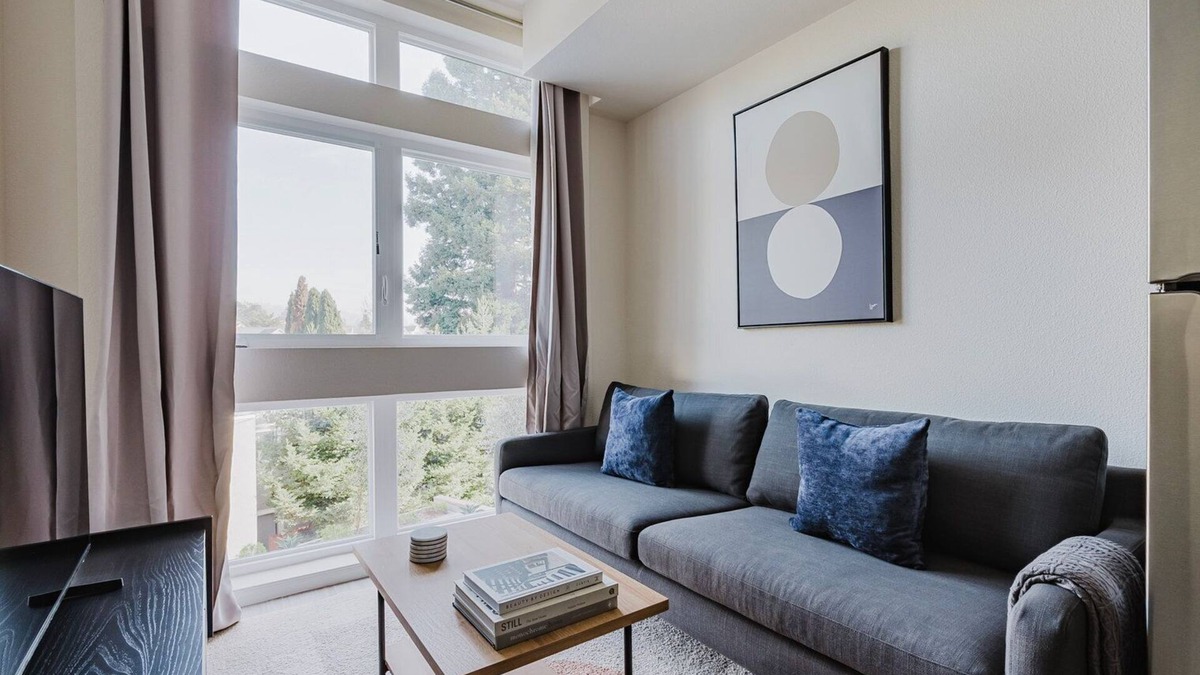 South Berkeley Apartment | Blueground | Berkeley, AC, w/d, nr UC Berkeley