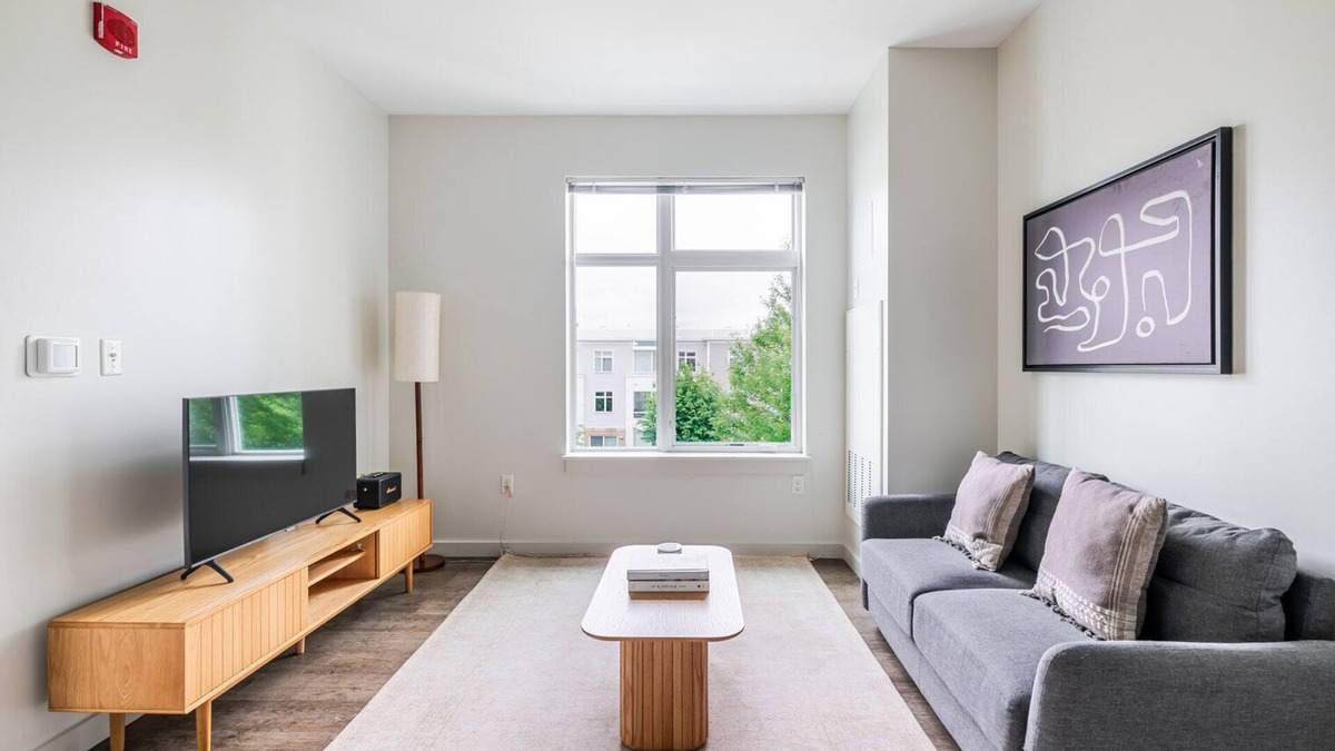 Cambridgeport Apartment | Blueground | Cambridgeport, rooftop, nr MIT