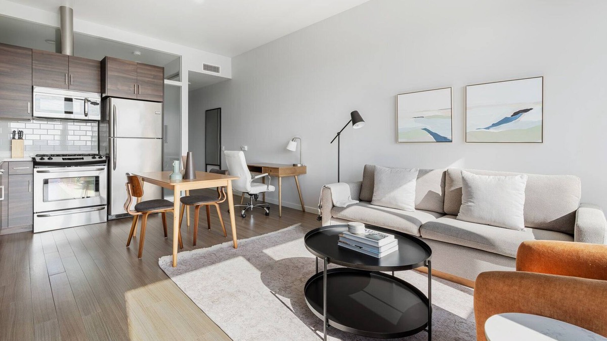 Civic Center Apartment | Blueground | Civic Center, pool, nr Civic Center Plaza
