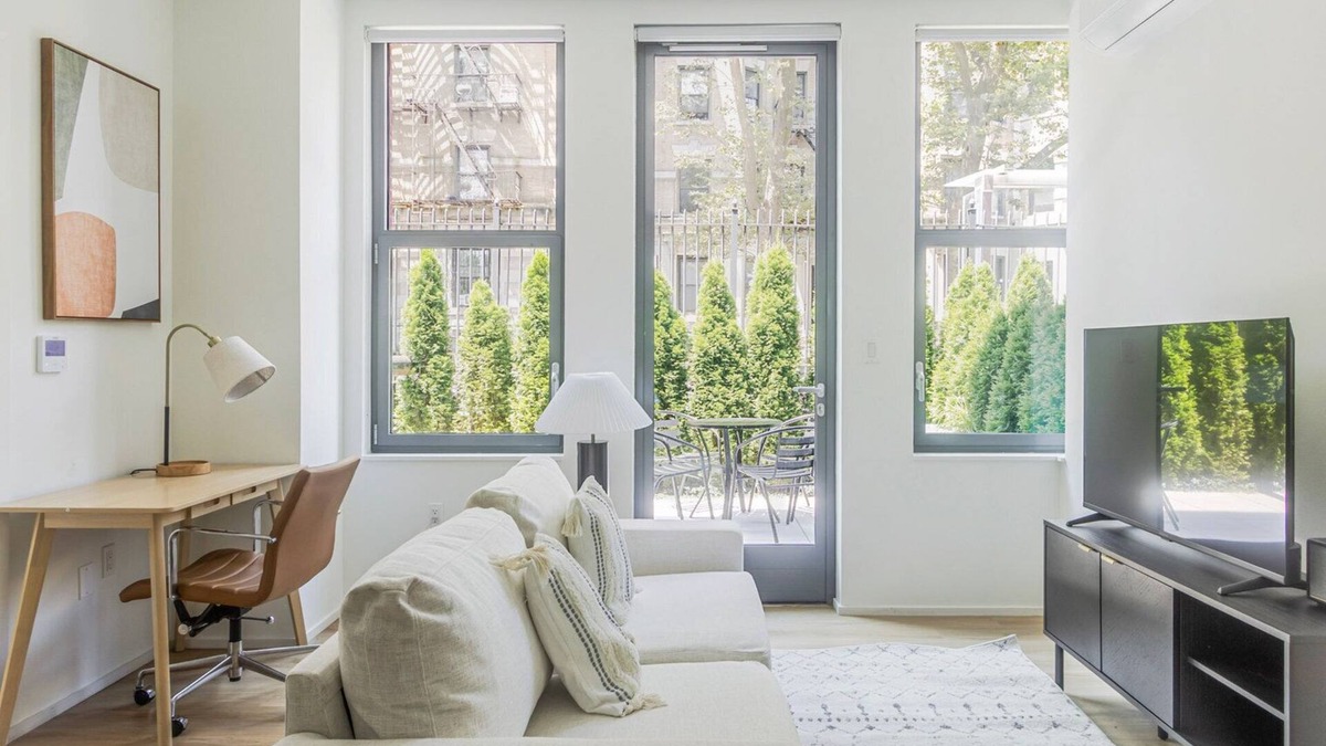 Crown Heights Apartment | Blueground | Crown Heights, balcony, nr Prospect Park