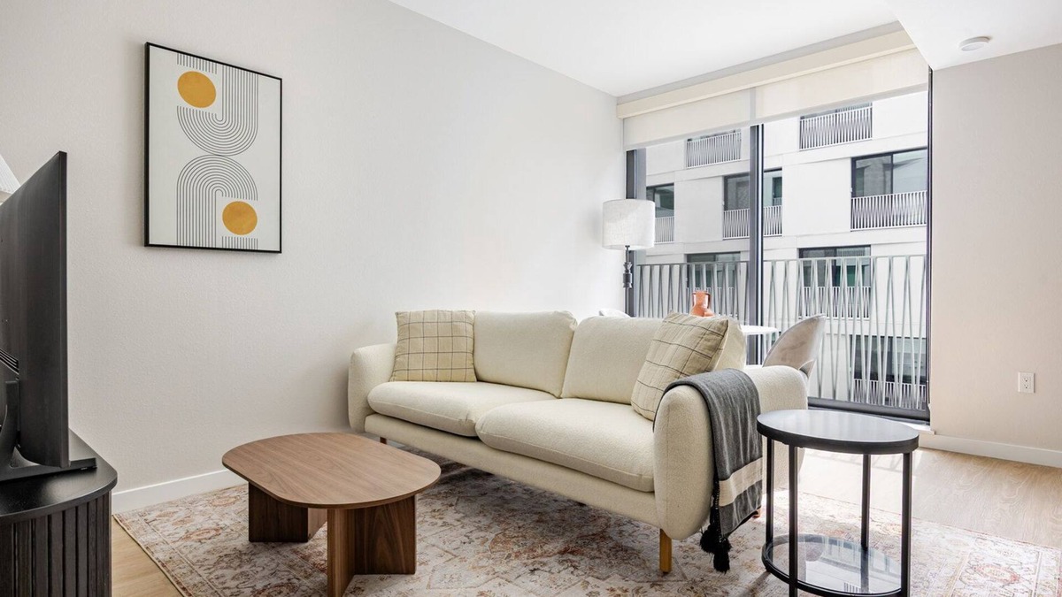 Chinatown Apartment | Blueground | Downtown, elevator, nr parks
