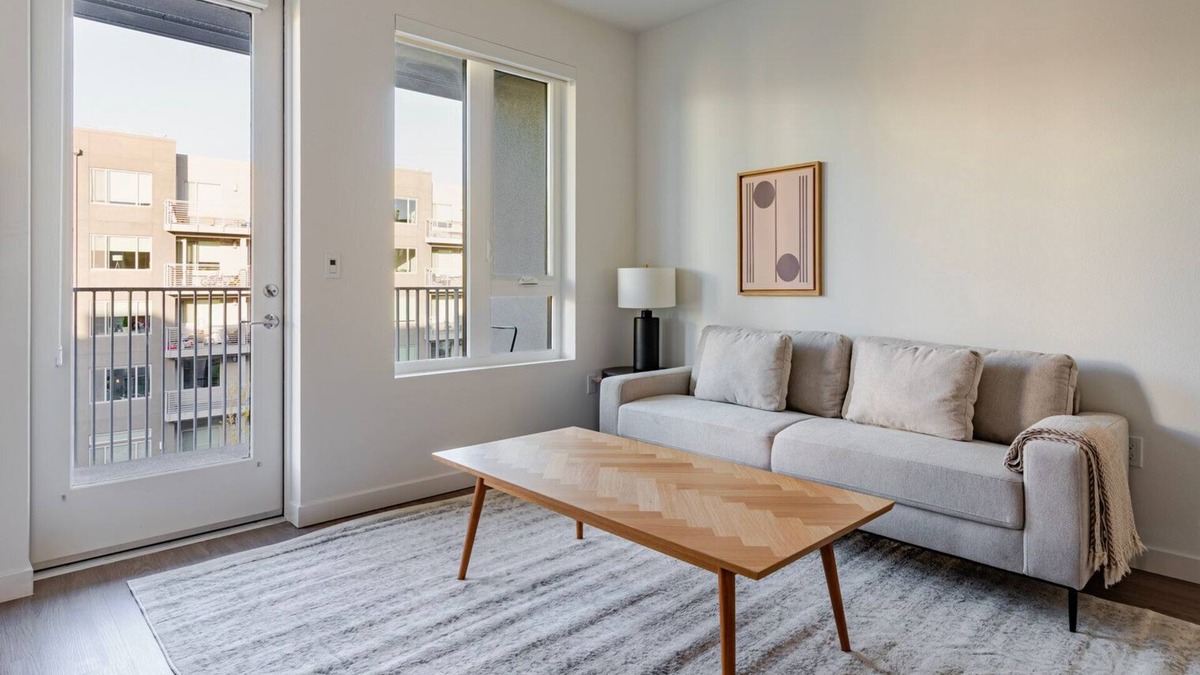 Fremont Apartment | Blueground | East Industrial, pool & AC, nr park