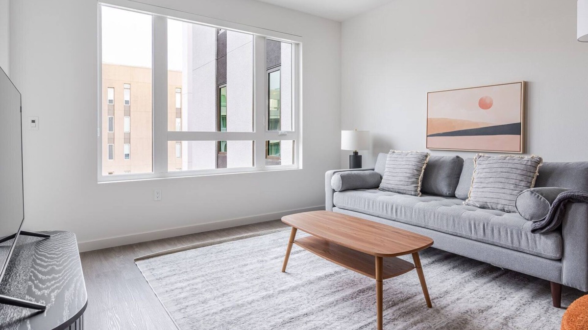 Fremont Apartment | Blueground | East Industrial, pool & AC, nr park