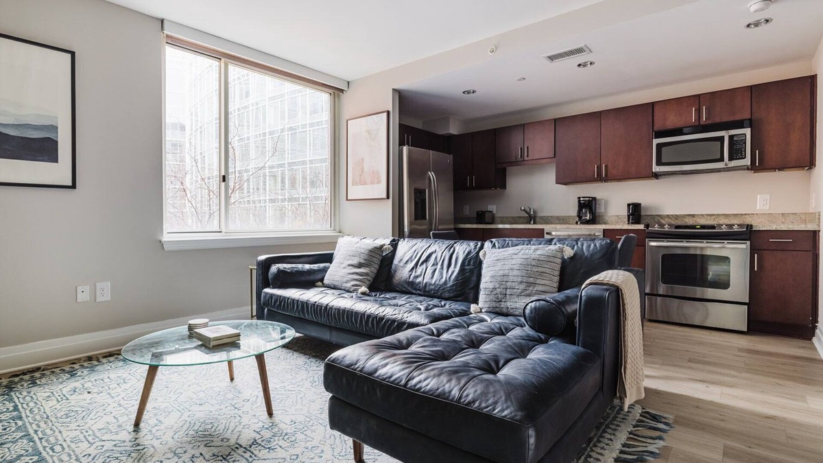 George Washington University Apartment | Blueground | Foggy Bottom 1bd apartment