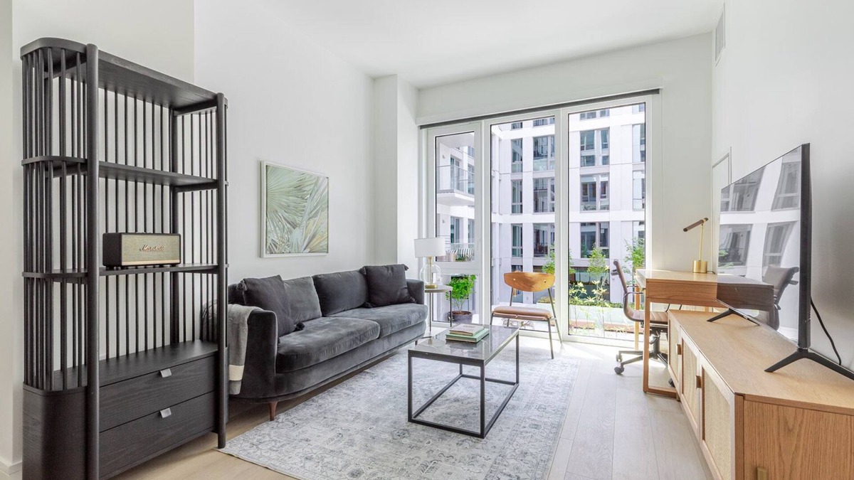 Gowanus Apartment | Blueground | Gowanus, pool & w/d, nr park