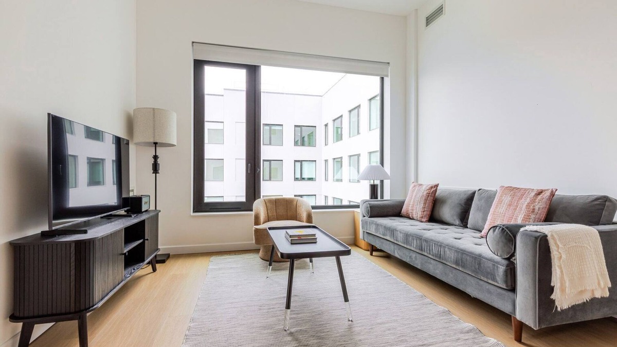Gowanus Apartment | Blueground | Gowanus, rooftop pool, nr Prospect Park