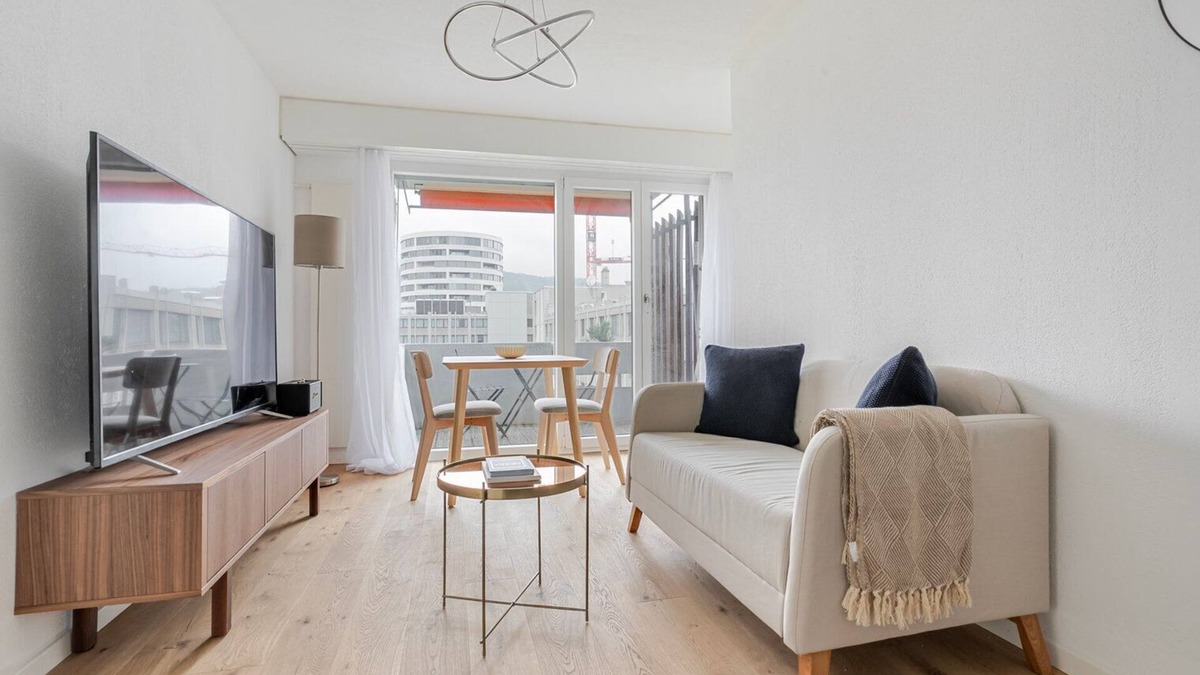 Hard Apartment | Blueground | Hard, balcony, nr Lindenhof