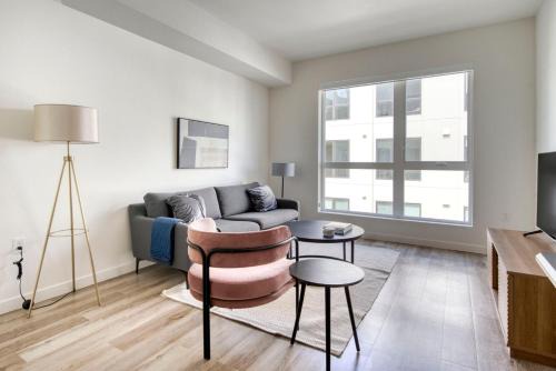Hayward Apartment | Blueground Hayward heated pool on-site dining SFO-1690