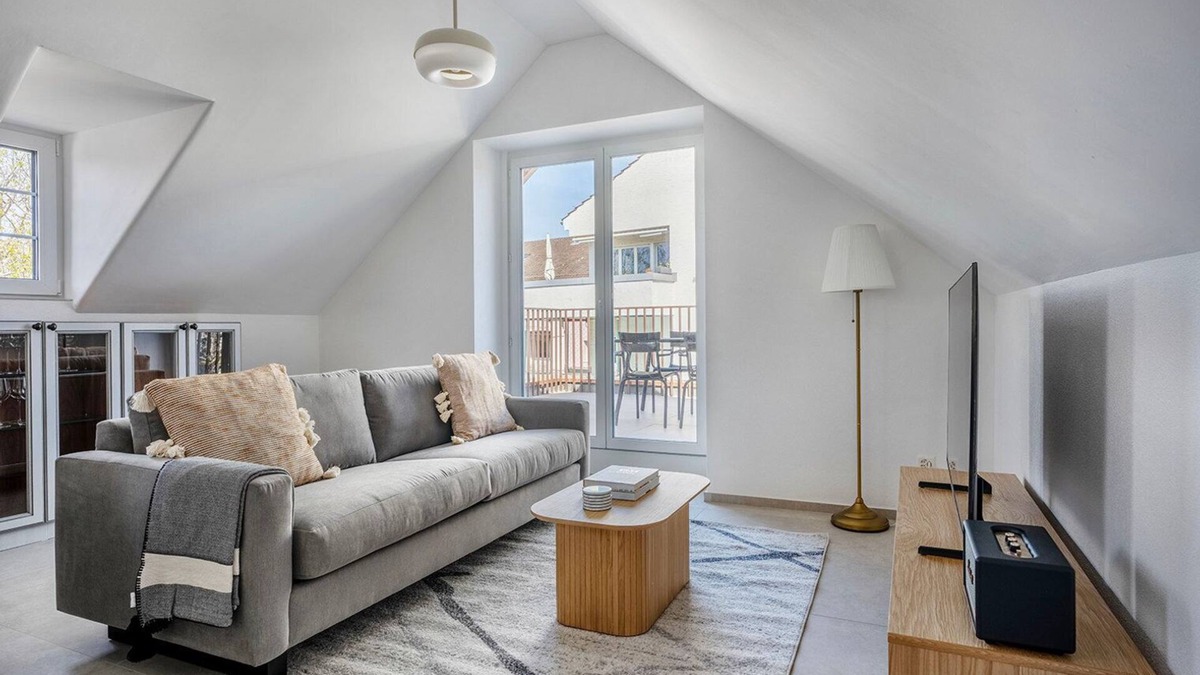 Meilen District Apartment | Blueground | Küsnacht, private w/d, nr shops