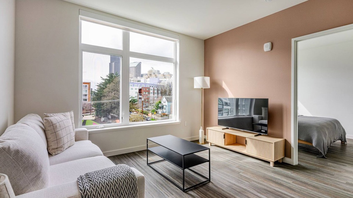 Yesler Terrace Apartment | Blueground | Northlake, gym & rooftop, nr zoo
