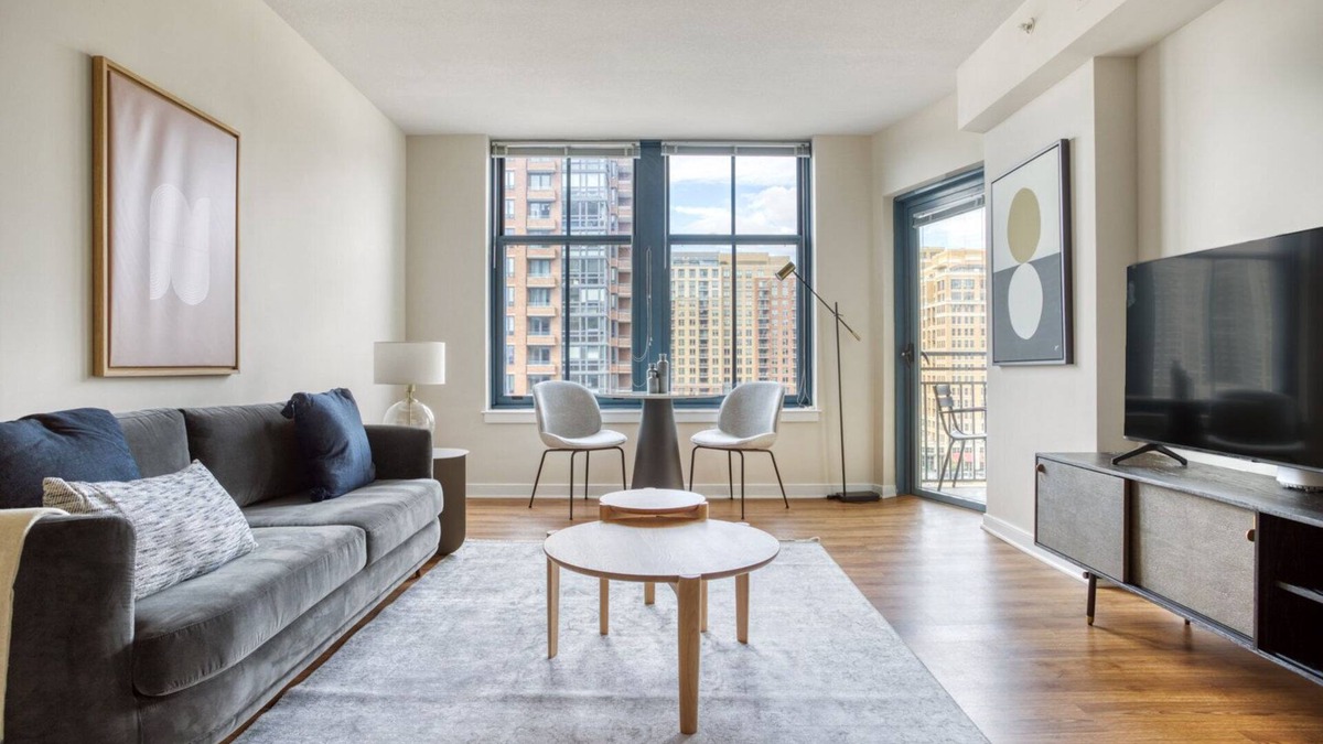 Aurora Highlands Apartment | Blueground | Pentagon City, pool, nr Long Bridge Park