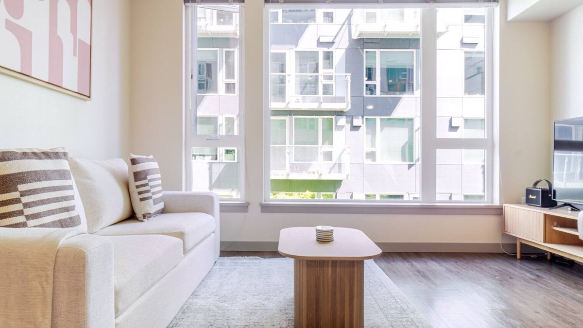 First Hill Apartment | Blueground | Pike/Pine, balcony & elev, nr park