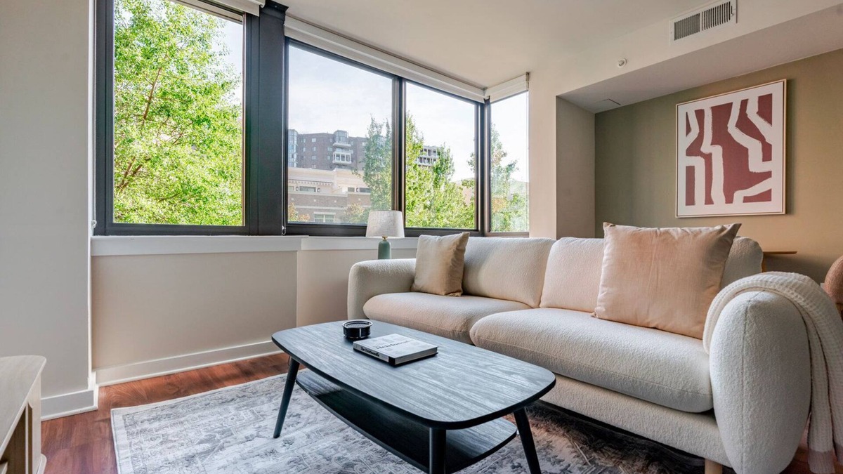 Rosslyn Apartment | Blueground | Radnor - Fort Myer Heights, view, nr Theodore Roosevelt Island