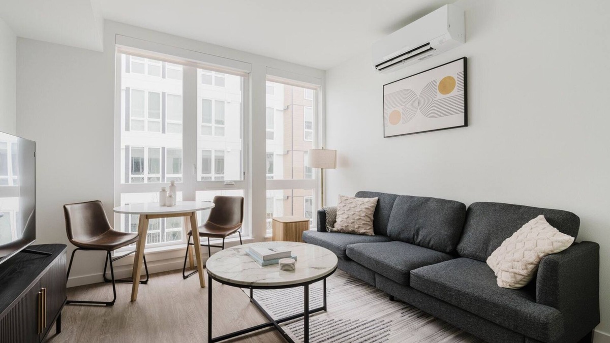 Redmond Apartment | Blueground | Redmond, pool & AC, nr park