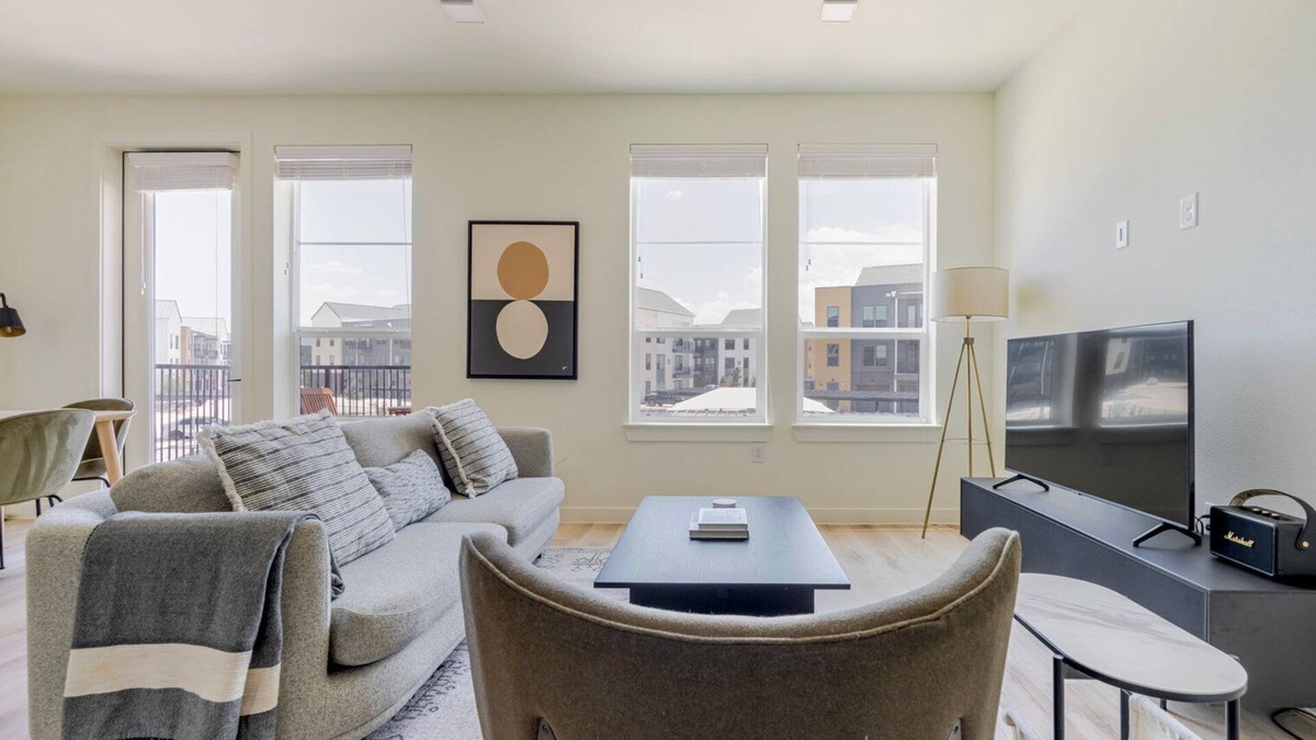 Round Rock Apartment | Blueground | Round Rock, pool, nr Chisholm Trail