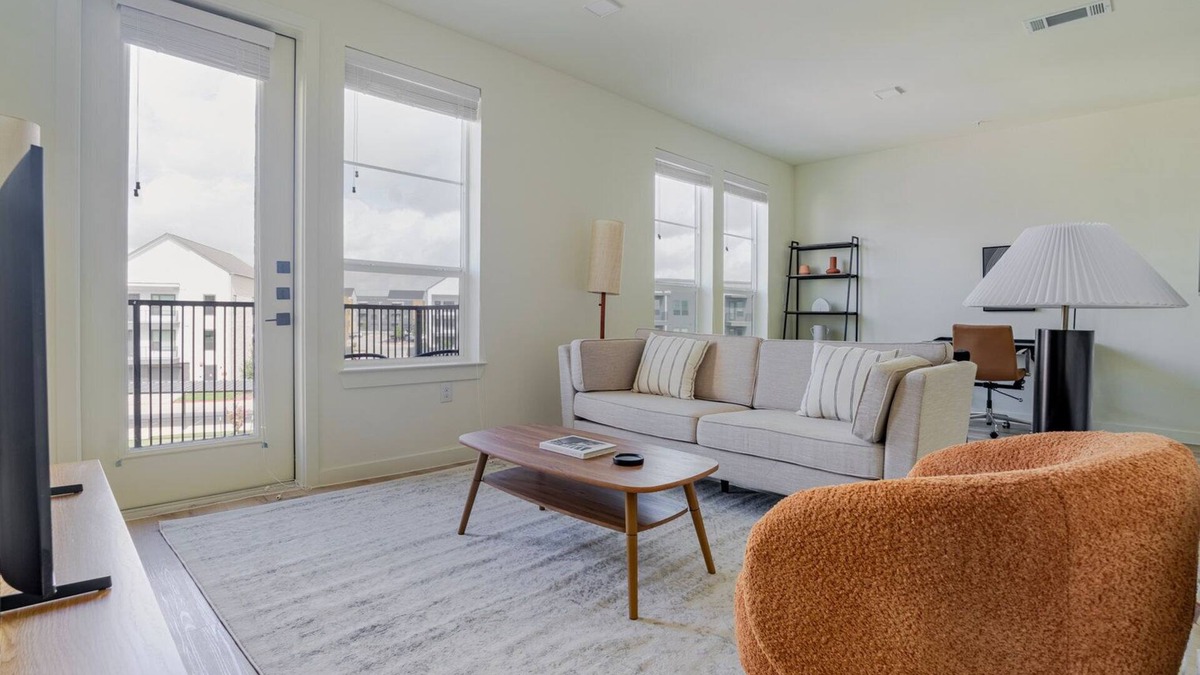 Round Rock Apartment | Blueground | Round Rock, pool, nr Chisholm Trail